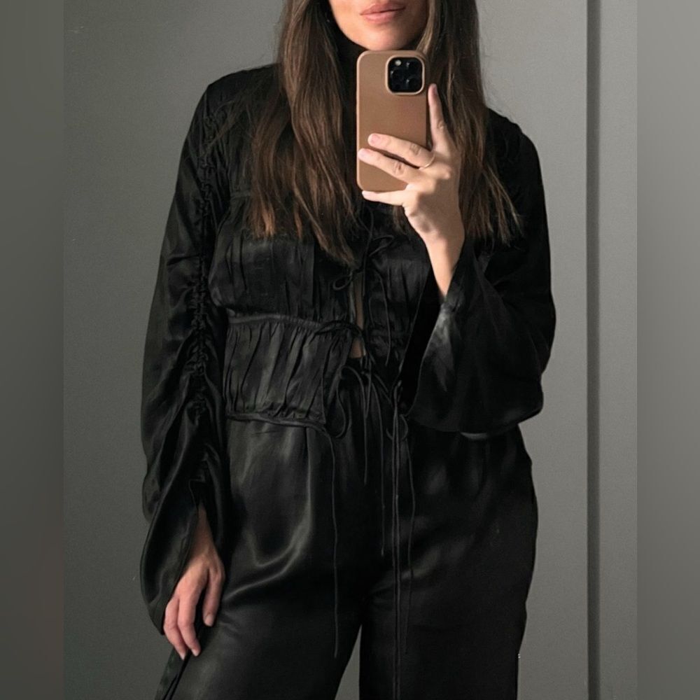 Laude the Label NEW with tags XS Black Tie Front Top